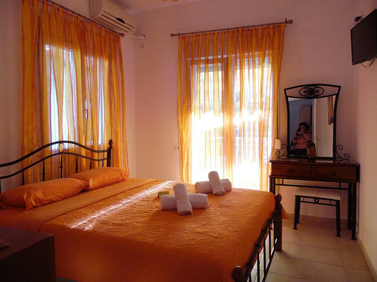 Four Seasons 1 Apartment ปาราเลียกาเตอรีนิส ภายนอก รูปภาพ